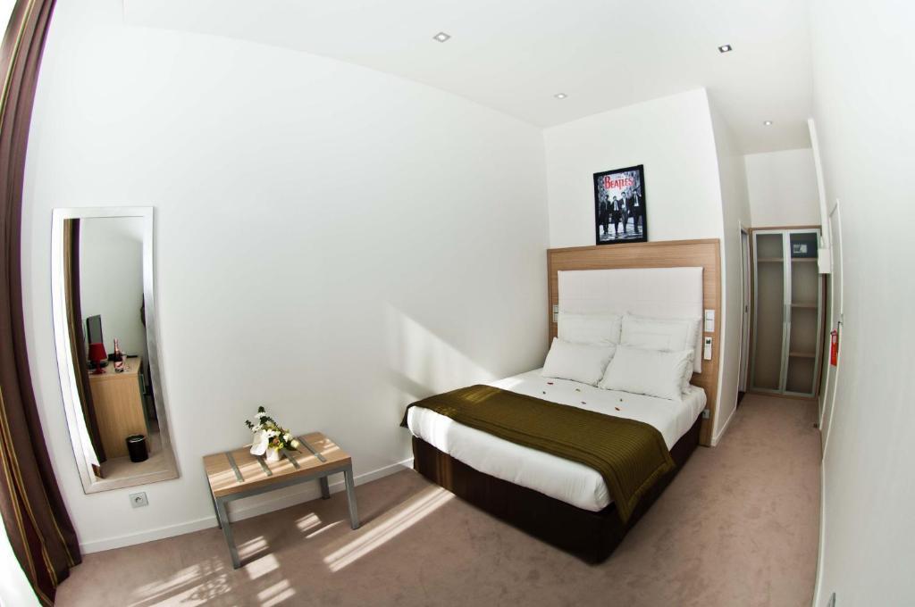 Music Hotel Marseille Room photo